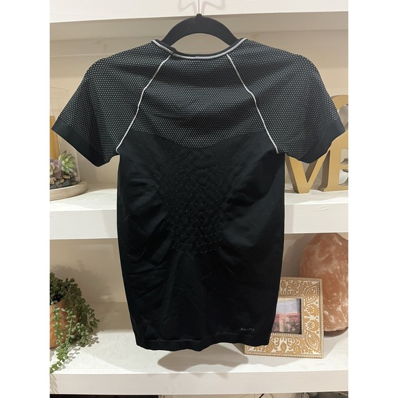 Nike Pro Shirt Youth medium‎ Boys Dri Fit Short Sleeve Fitted Black Performance - Picture 3 of 4